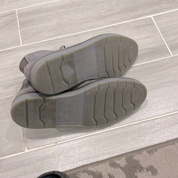 Gray Suede Men's Clark’s Chukka Boots size 8.5 - Picture 7 of 7